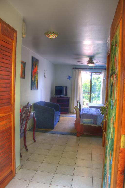 Gingerbread Restaurant & Hotel Nuevo Arenal Kamer foto